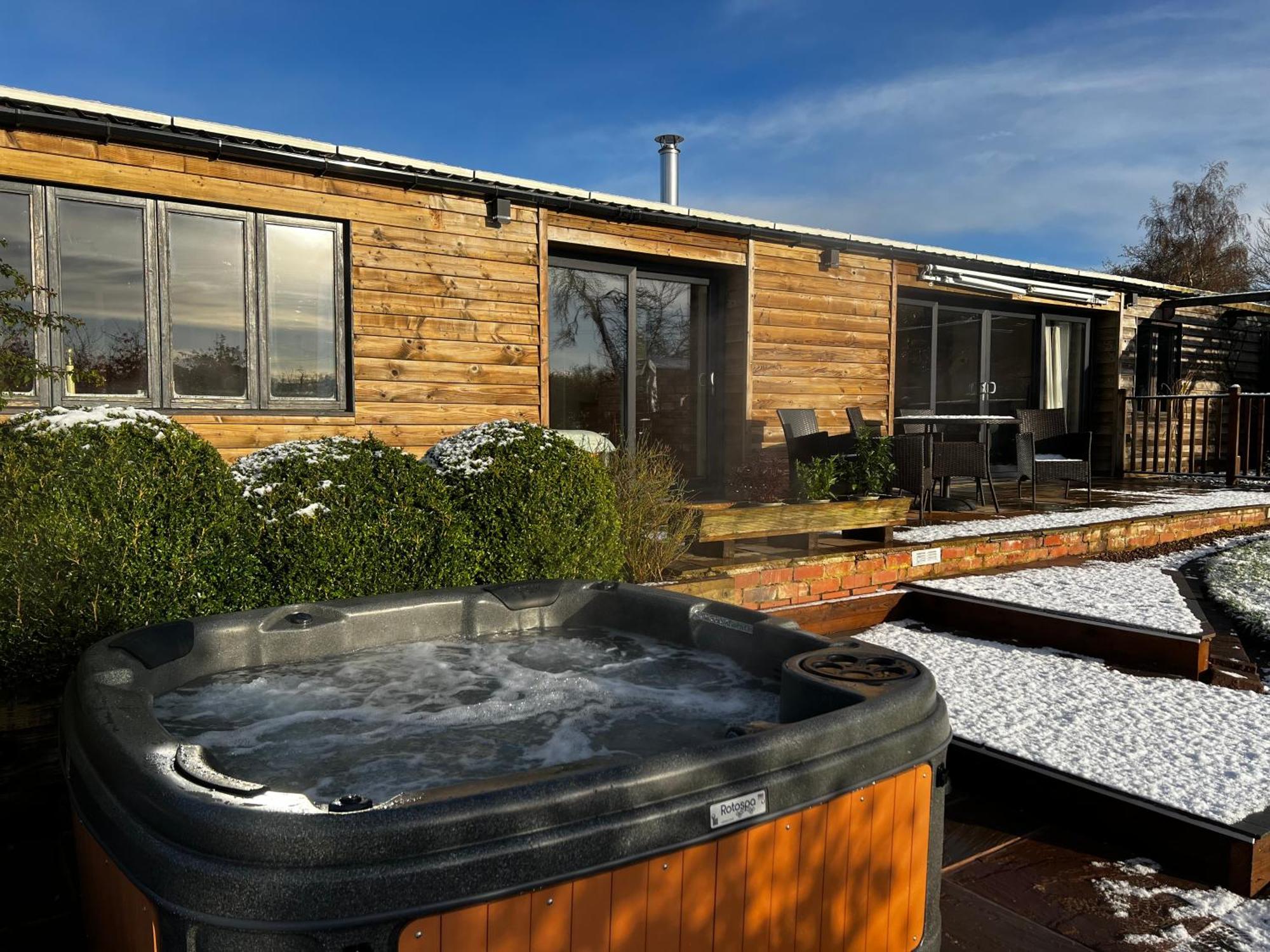 Meadow Barn Villa เฮริฟอร์ด ภายนอก รูปภาพ