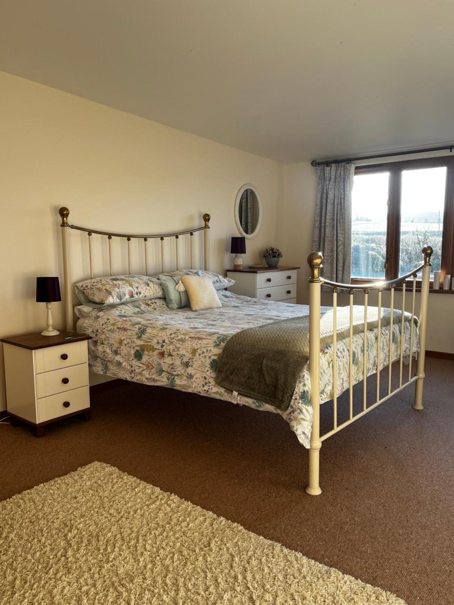 Meadow Barn Villa เฮริฟอร์ด ภายนอก รูปภาพ
